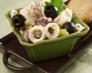 Оригинальный салат с кальмарами