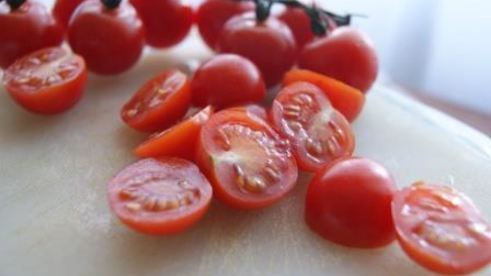 овощной салат с кус-кусом и моцареллой