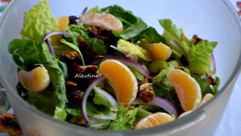 праздничный салат с мандаринами и клюквой