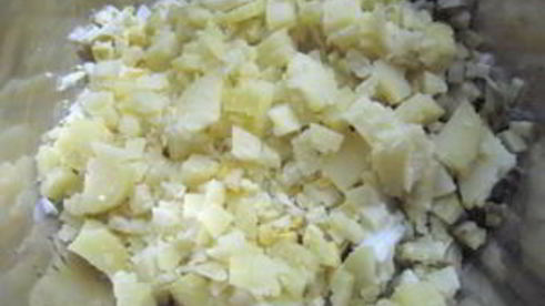 салат гостиный двор с грибами