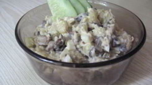 салат гостиный двор с грибами