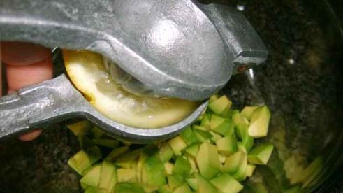 салат из авокадо