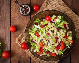 Салат из китайской капусты с арахисовой заправкой