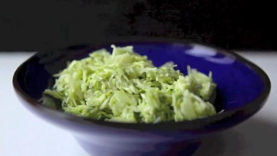 Рецепт салата из молодой капусты