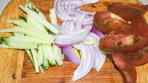 салат из натурального крабового мяса