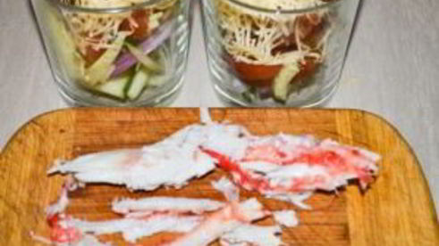 салат из натурального крабового мяса