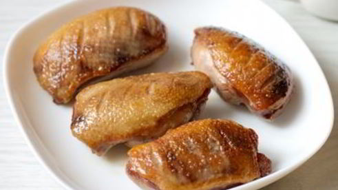 салат из рукколы с уткой и грушей