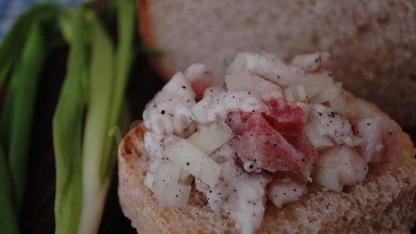 Рецепт Салата из сала с луком