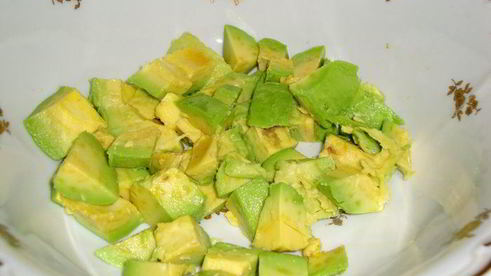 салат из свеклы с авокадо