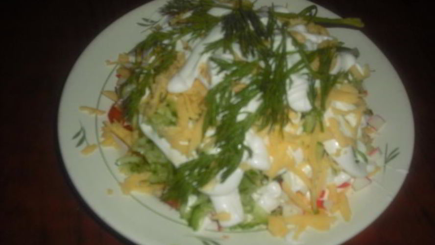 Рецепт салата крабового слоями сыр и помидоры