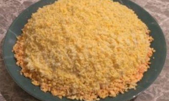 Салат Мимоза с горбушей