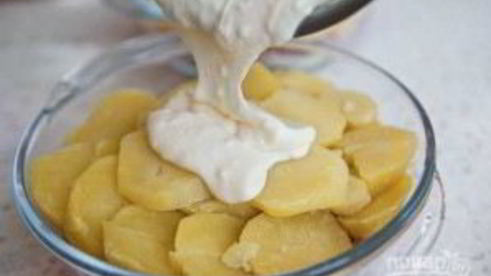 картошка под шубой в духовке со свининой