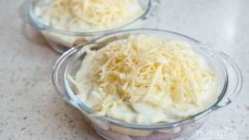 картошка под шубой в духовке со свининой