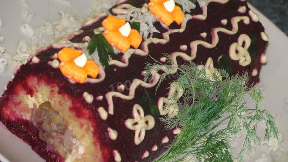 Рецепт Рулета сельдь под шубой с мягким сыром