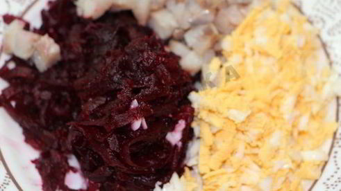 сельдь под шубой в картофельных тарталетках