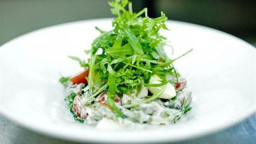 Рецепт салата с говяжьим языком под майонезом с зеленью