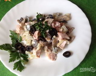 Салат с грибами и куриной грудкой