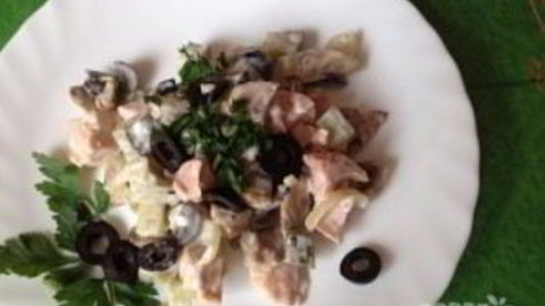 салат с грибами и куриной грудкой