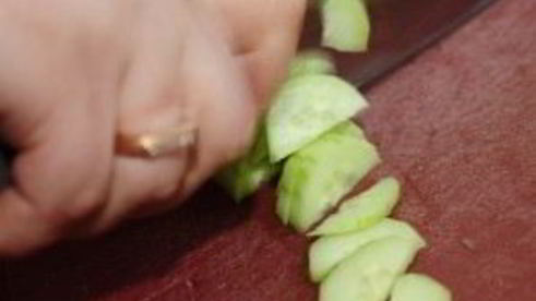 салат с креветками и кальмарами