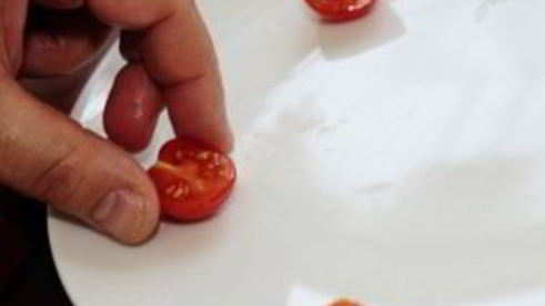 салат с креветками и кальмарами