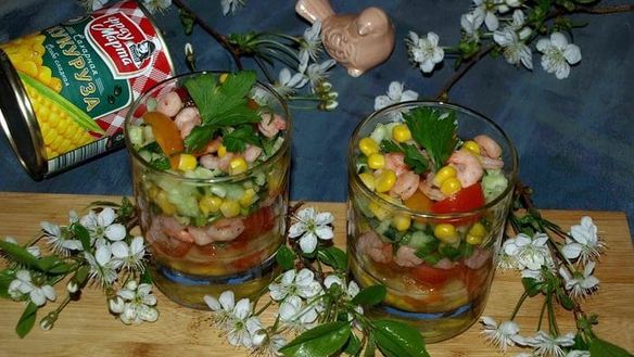Рецепт Салата с креветками и сладкой кукурузой