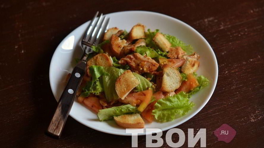 Рецепт салата с курицей и сухариками