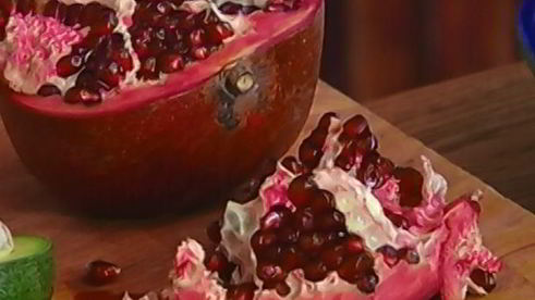 салат с малиной и гренками с творожной начинкой