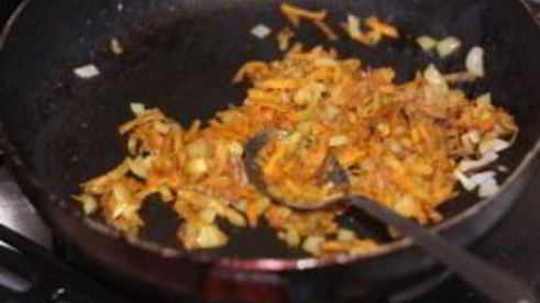 салат с вареной печенью и солеными огурцами