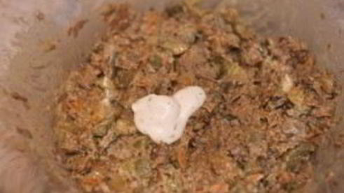 салат с вареной печенью и солеными огурцами