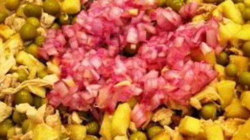 салат с зеленым горошком