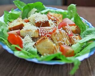 Салат Цезарь классический с курицей