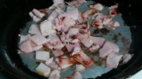 салат цезарь с беконом