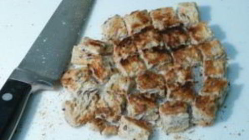 салат цезарь с беконом