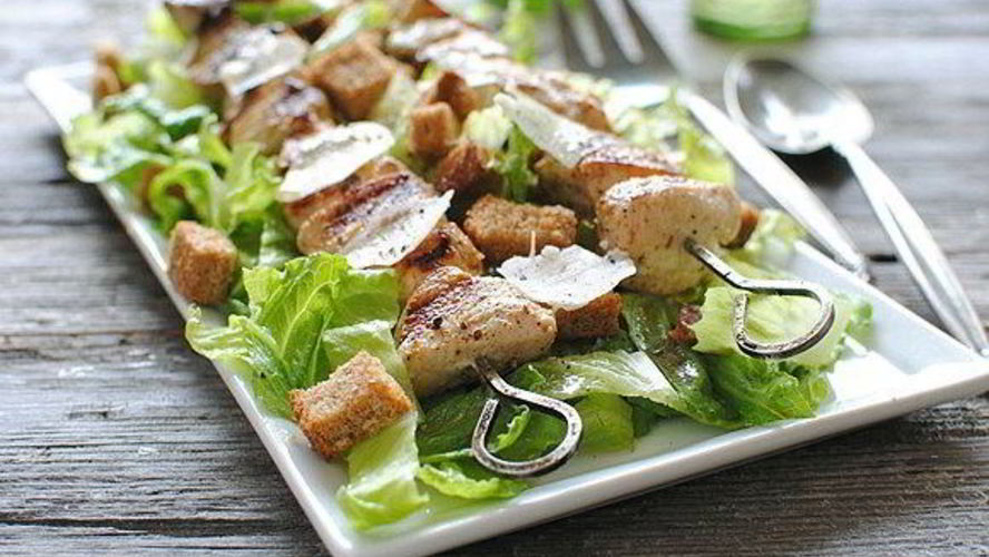 Рецепт салата цезарь с курицей гриль