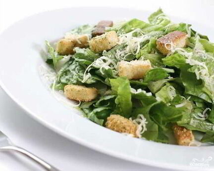 Салат Цезарь с пекинской капустой