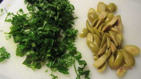 теплый салат с кускусом и овощами