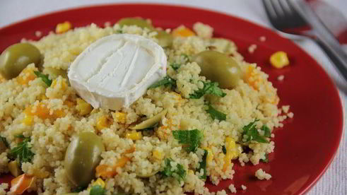 теплый салат с кускусом и овощами