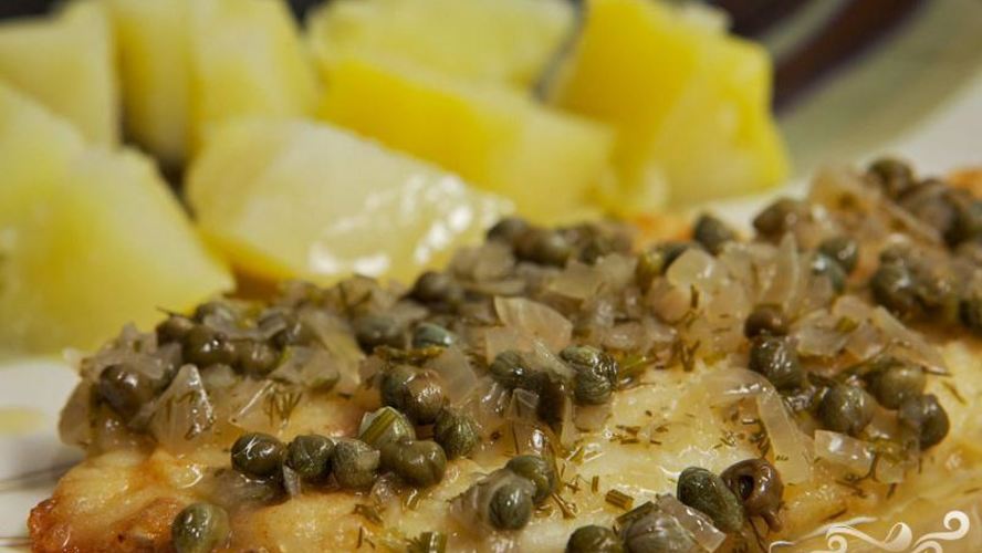 Рецепт соуса для рыбы из вина, масла и каперсов