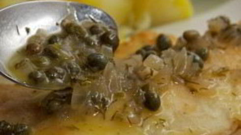 соус для рыбы из вина, масла и каперсов