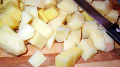 борщ постный с килькой и грушами