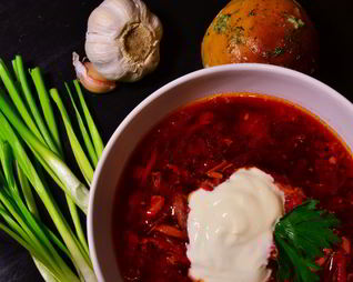 Борщ с копченостями