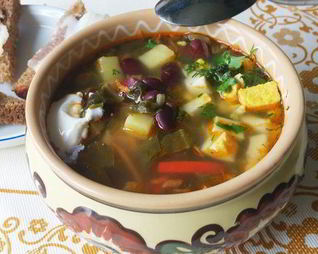 Борщ с щавелем и фасолью