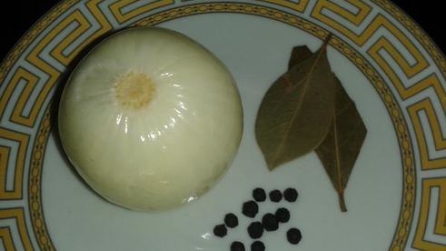 зеленый борщ с сомом