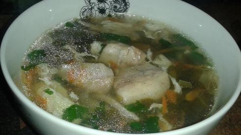 зеленый борщ с сомом