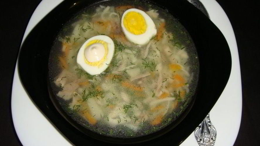 Рецепт домашней лапши на курином бульоне