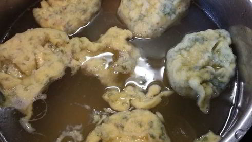 куриный бульон с клецками