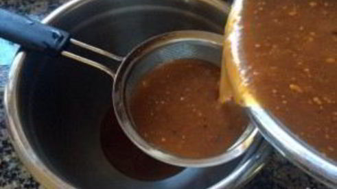 насыщенный говяжий бульон