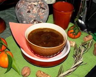 Чечевичный суп с вялеными помидорами