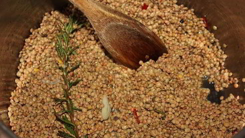 чечевичный суп с вялеными помидорами