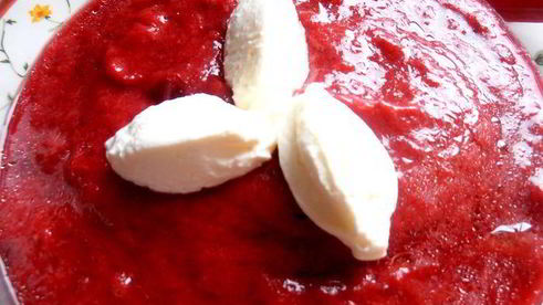 гаспачо из ревеня и вишни